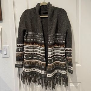 Cozy Gray Sweater with Design and Fringe